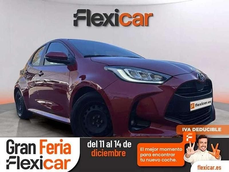 Rojo Usado 2023 Toyota Yaris Hybrid Active Utilitario | 17.490 € (Buen precio) - Imagen 1/1