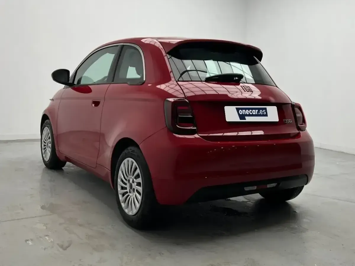 Usado Fiat 500e Red 86 kW (118 CV) 2023 Rojo Descapotable