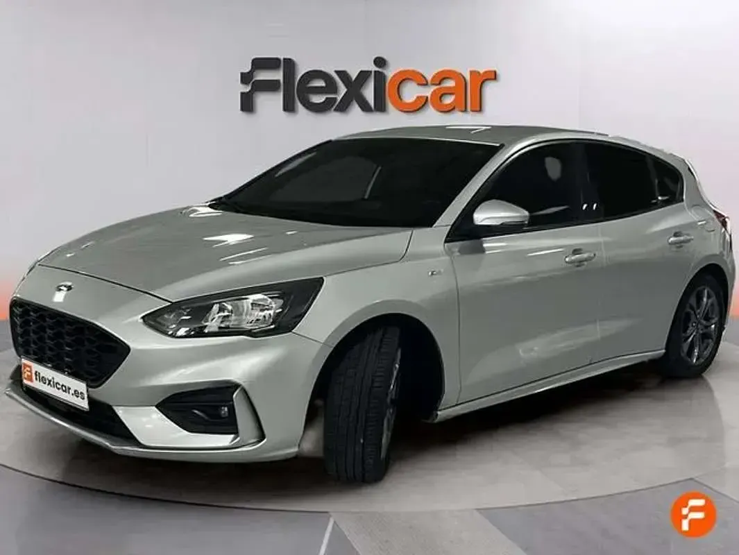 Usado Ford Focus Trend 95 CV (69 kW) 2019 Gris Utilitario