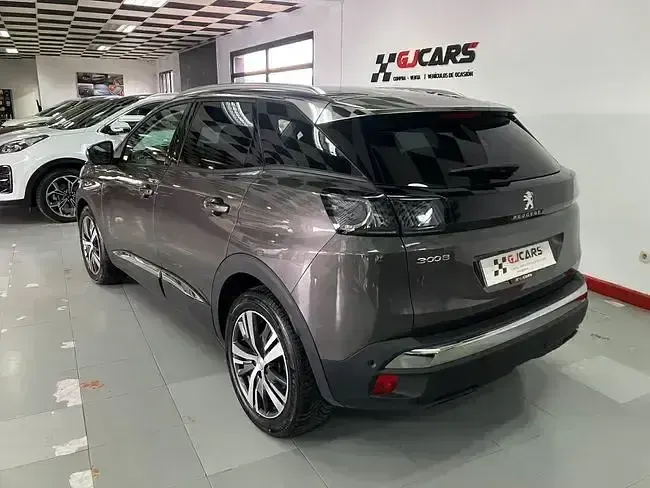 Käytetty Peugeot 3008 Allure 130 HP (95 kW) 2020 Harmaa Katumaasturi