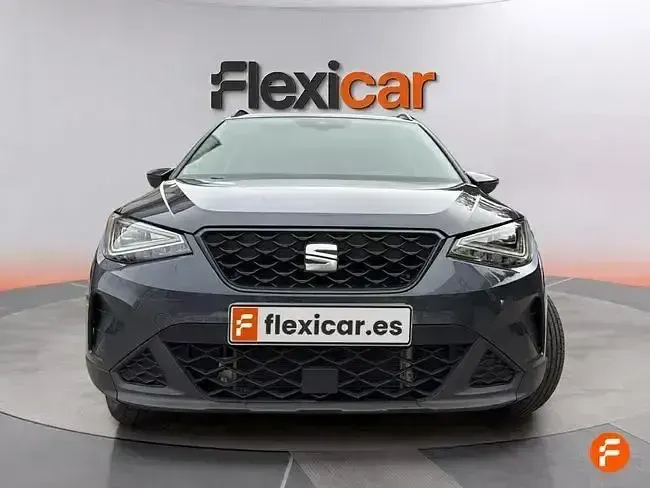Usado Seat Arona Style 110 CV (80 kW) 2024 Gris SUV