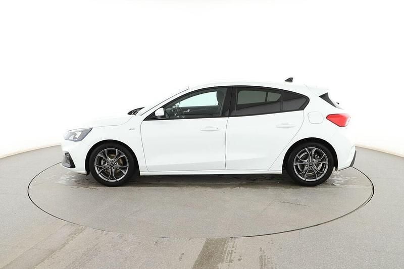 Usado Ford Focus ST-Line 125 CV (91 kW) 2021 Blanco Berlina