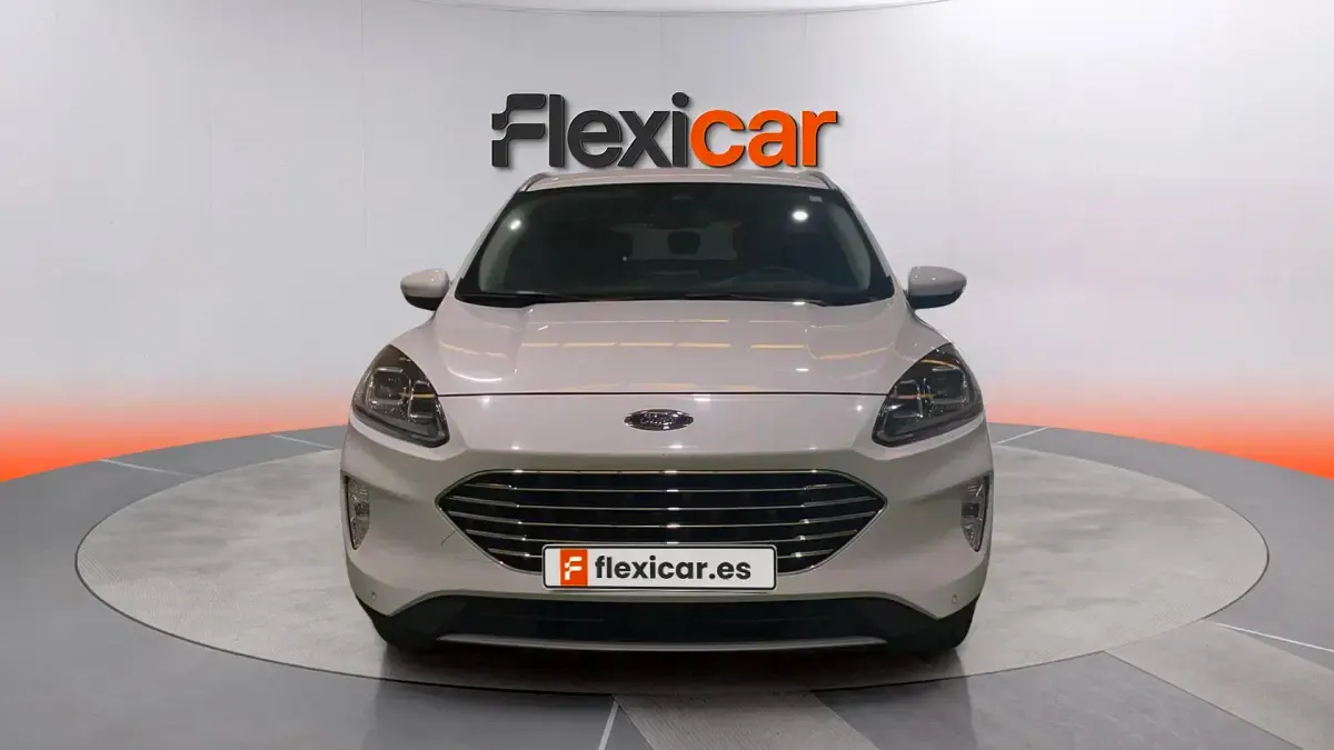 Usado Ford Kuga Titanium 150 CV (110 kW) 2023 Blanco SUV
