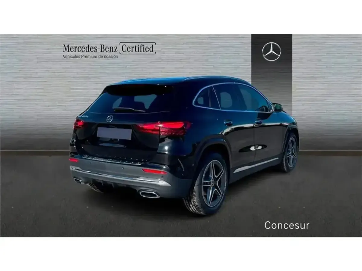 Usado Mercedes GLA200 150 CV (110 kW) 2025 Negro SUV