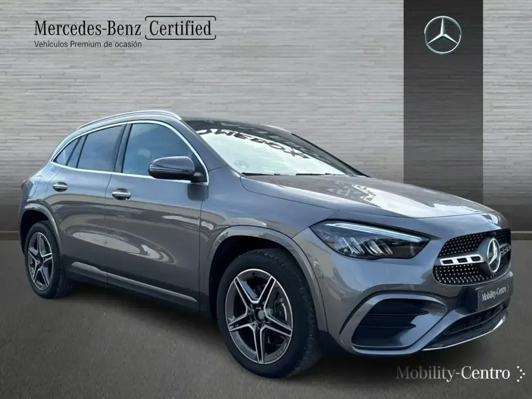 Usado Mercedes GLA250 163 CV (119 kW) 2025 Gris montaña SUV