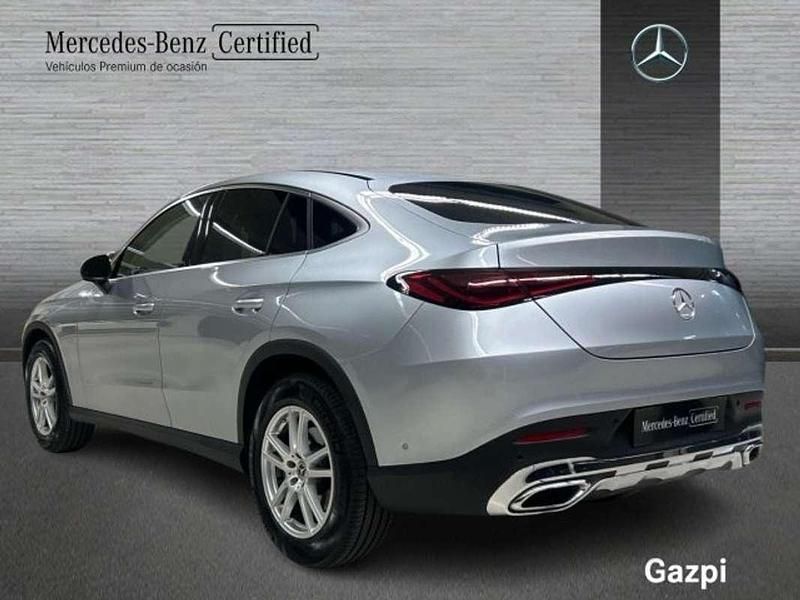 Usado Mercedes GLC200 Avantgarde 227 CV (166 kW) 2024 Plata hightech SUV