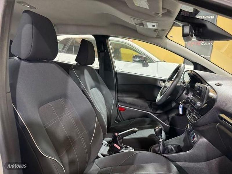 Usado Ford Fiesta Trend 86 CV (63 kW) 2018 Blanco Utilitario
