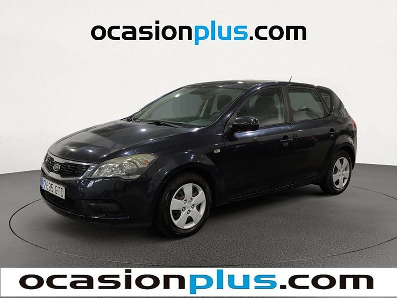 Negro Usado 2010 Kia Ceed Utilitario | 6400 € (Precio justo) - Imagen 1/4