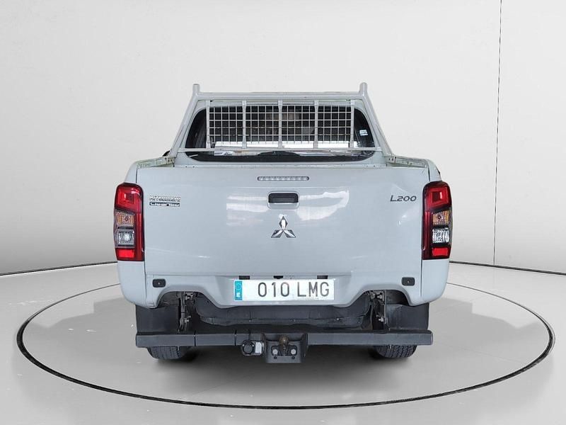 Usado Mitsubishi L200 150 CV (110 kW) 2021 Blanco Pickup/Camioneta