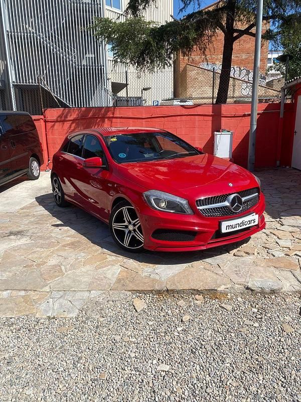 Usado Mercedes A250 AMG line 212 CV (155 kW) 2013 Rojo Utilitario