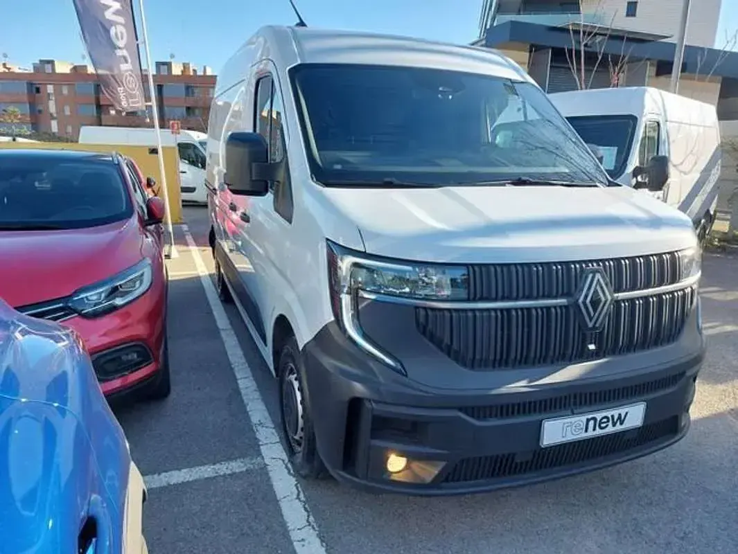 Usado Renault Master 150 CV (110 kW) 2024 Blanco Monovolumen