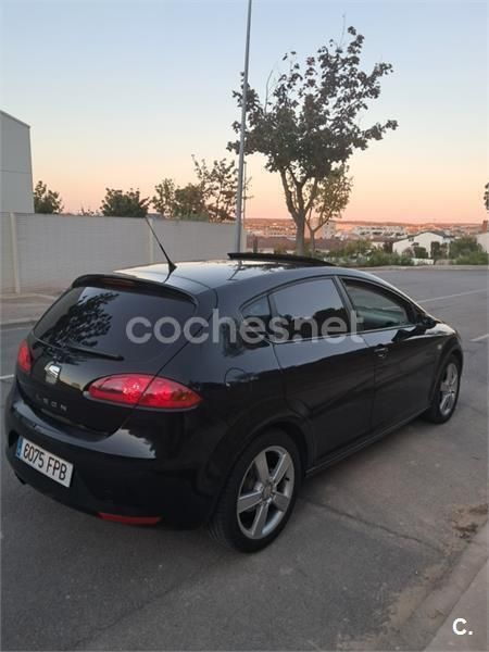 Negro Usado 2007 Seat Leon Sport Berlina | 9500 € (Precio justo) - Imagen 1/4