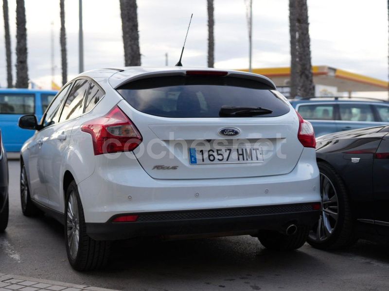 Usado Ford Focus Titanium 163 CV (119 kW) 2012 Blanco Berlina