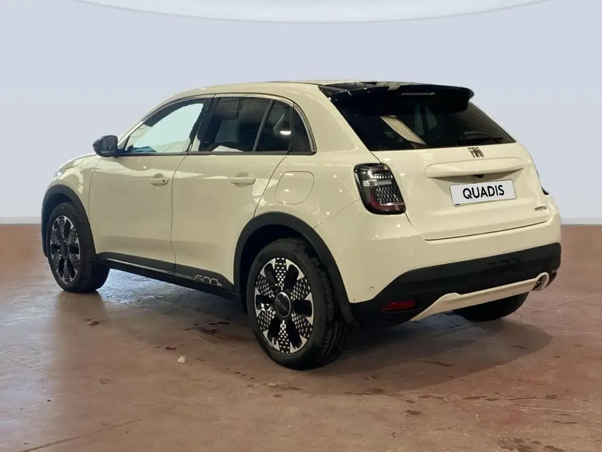 Usado Fiat 600 La Prima 101 CV (74 kW) 2024 Blanco SUV