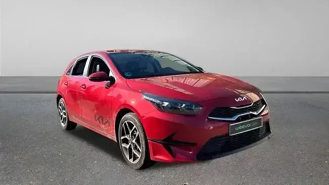 Usado Kia Ceed 136 CV (100 kW) 2023 Rojo Utilitario
