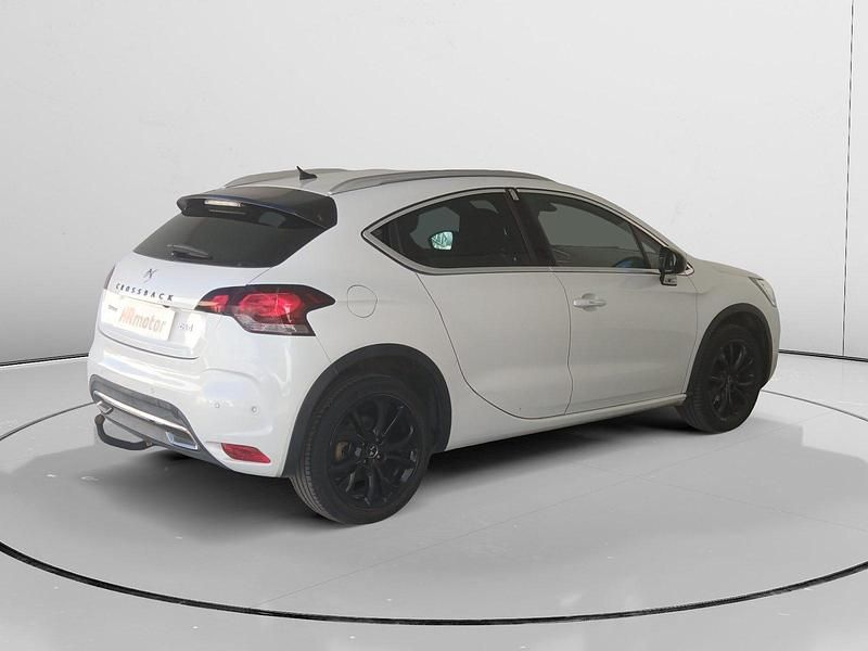 Usado DS Automobiles DS4 Crossback Style 132 CV (97 kW) 2016 Blanco SUV