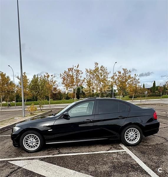 Usado BMW 318 Executive 143 CV (105 kW) 2010 Negro Berlina