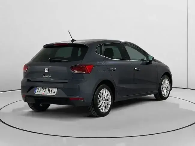 Usado Seat Ibiza XCELLENCE 115 CV (84 kW) 2025 Gris / plata Utilitario