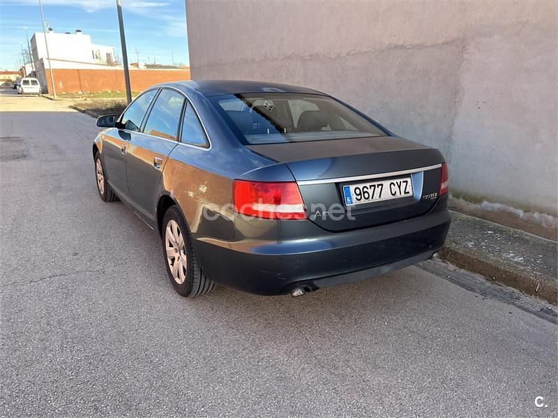 Usado Audi A6 225 CV (165 kW) 2004 Azul Berlina
