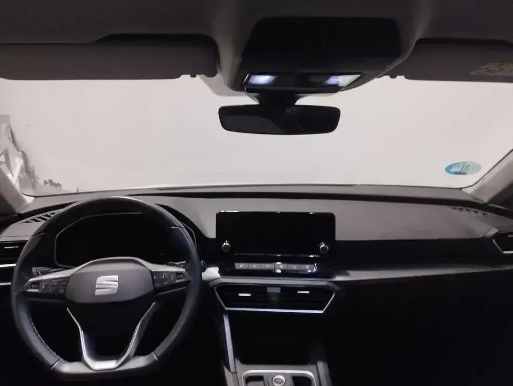Begagnad Seat Leon Style 116 HK (85 kW) 2025 Vit Kombi