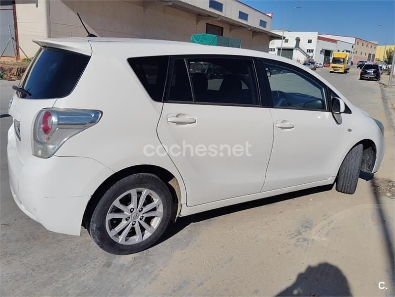 Usado Toyota Verso Active 126 CV (92 kW) 2012 Blanco Monovolumen