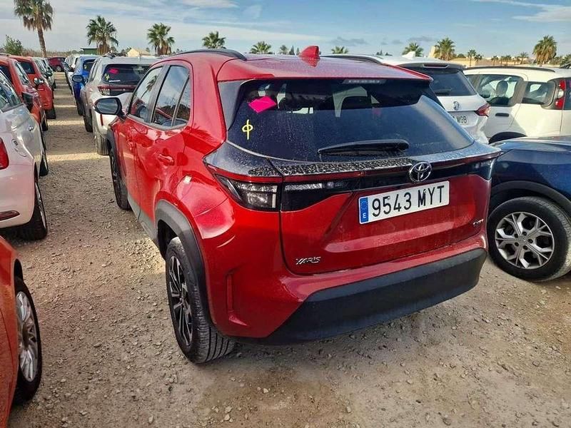 Usado Toyota Yaris Cross Active 116 CV (85 kW) 2025 Rojo SUV