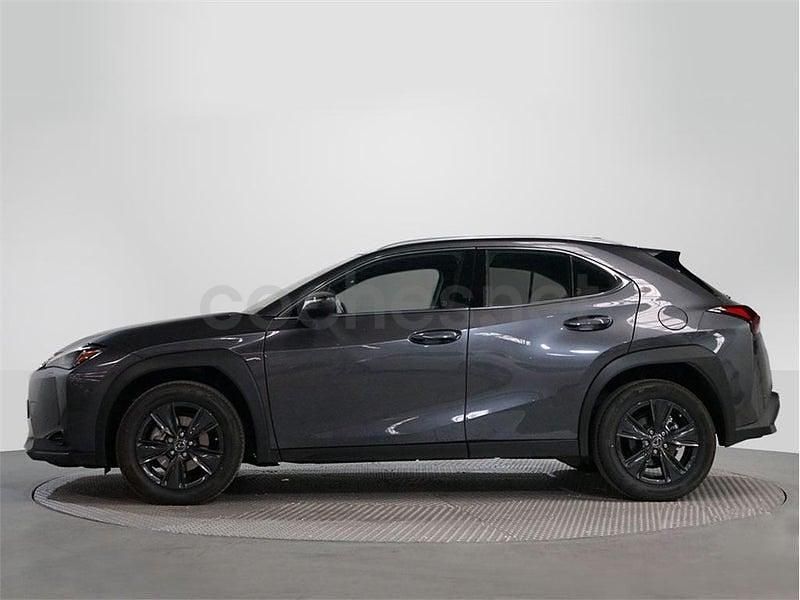 Usado Lexus UX 184 CV (135 kW) 2023 Gris SUV