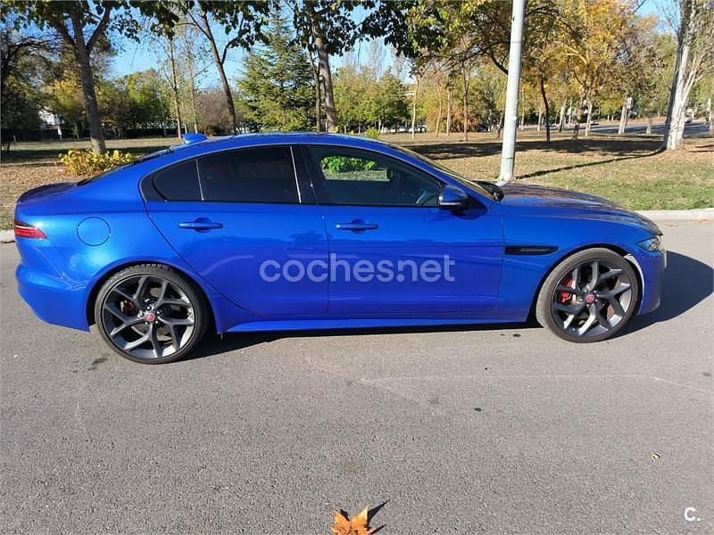 Usado Jaguar XE R-Dynamic 250 CV (183 kW) 2019 Azul Berlina