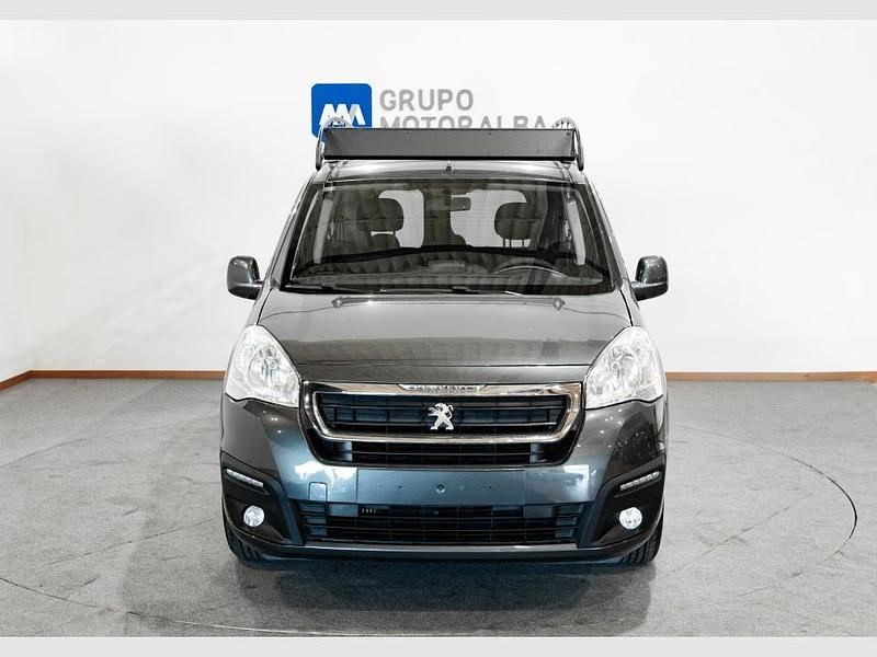 Usado Peugeot TePee Active 100 CV (73 kW) 2018 Gris Familiar