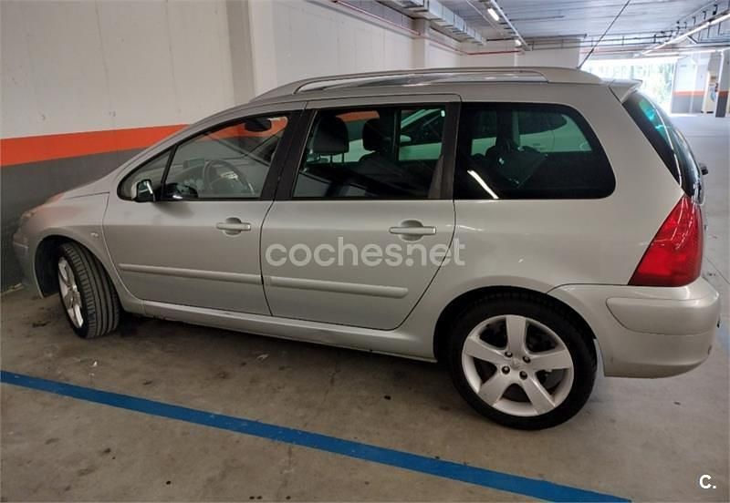 Gris / plata Usado 2008 Peugeot 307 Familiar | 3500 € (Precio justo) - Imagen 1/3
