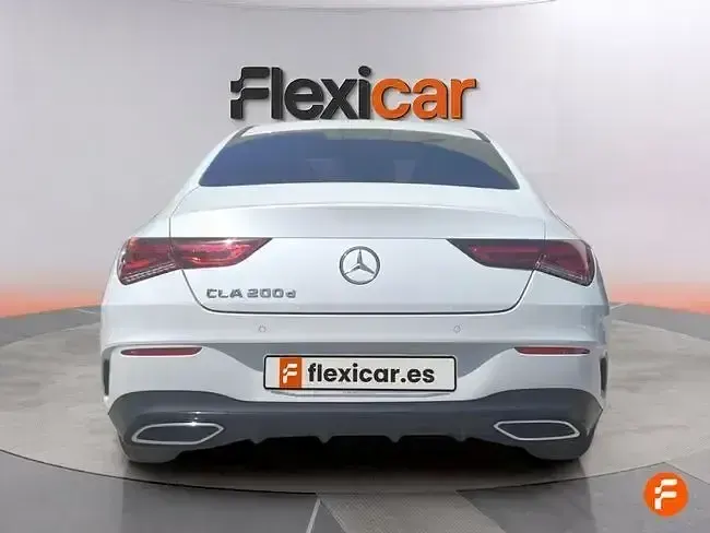 Usado Mercedes CLA200 150 CV (110 kW) 2023 Blanco Coupe