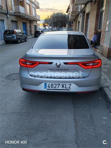 Usado Renault Talisman LIMITED 130 CV (95 kW) 2018 Gris / plata Berlina