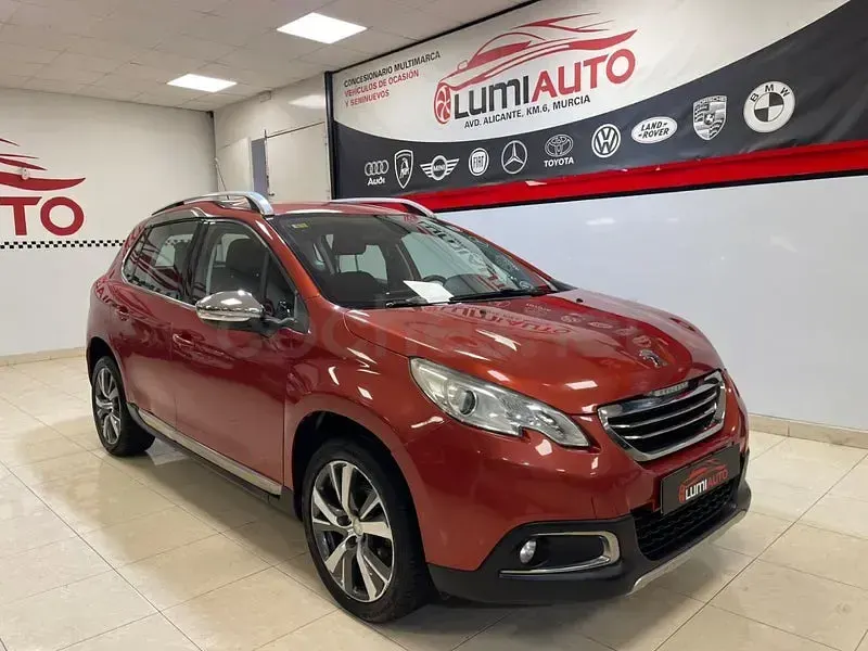 Usado Peugeot 2008 Allure 100 CV (73 kW) 2015 Naranja SUV