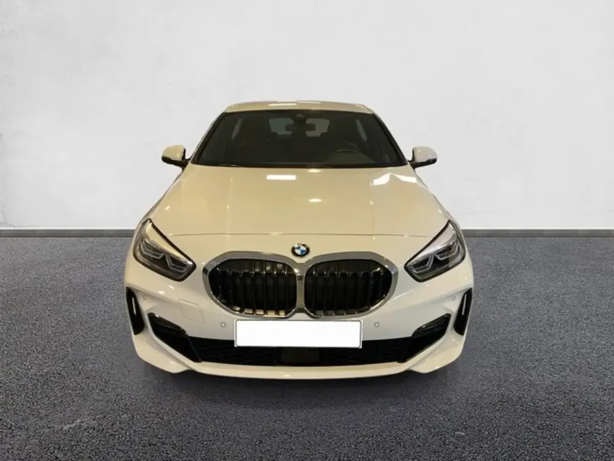 Usado BMW 116 Shadowline 116 CV (85 kW) 2022 Blanco Utilitario