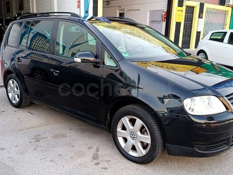 Usado VW Touran 105 CV (77 kW) 2006 Negro Monovolumen