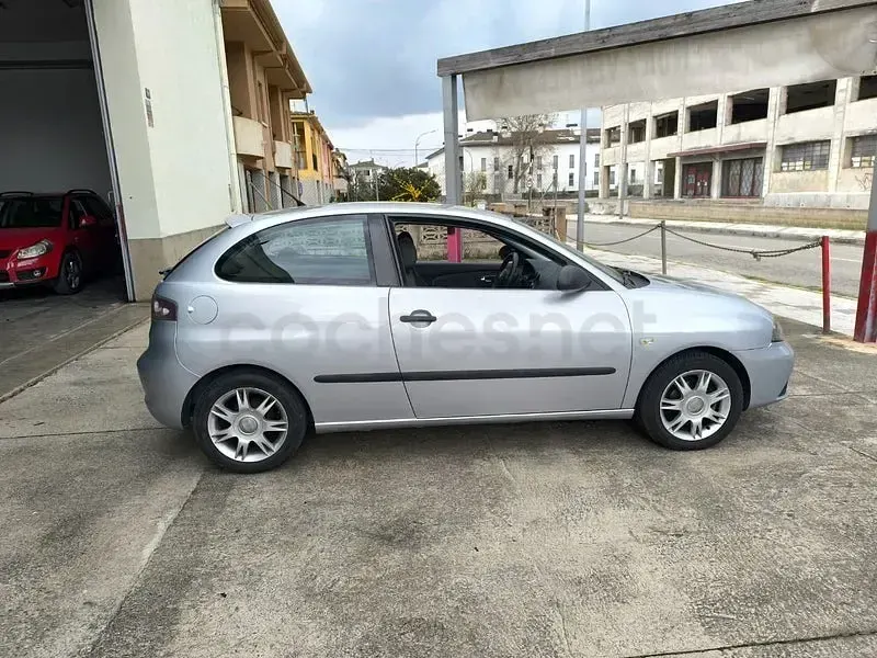 Usado Seat Ibiza 80 CV (58 kW) 2008 Gris / plata Berlina