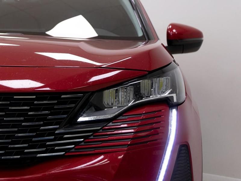 Usado Peugeot 5008 Allure 130 CV (95 kW) 2021 Rojo SUV