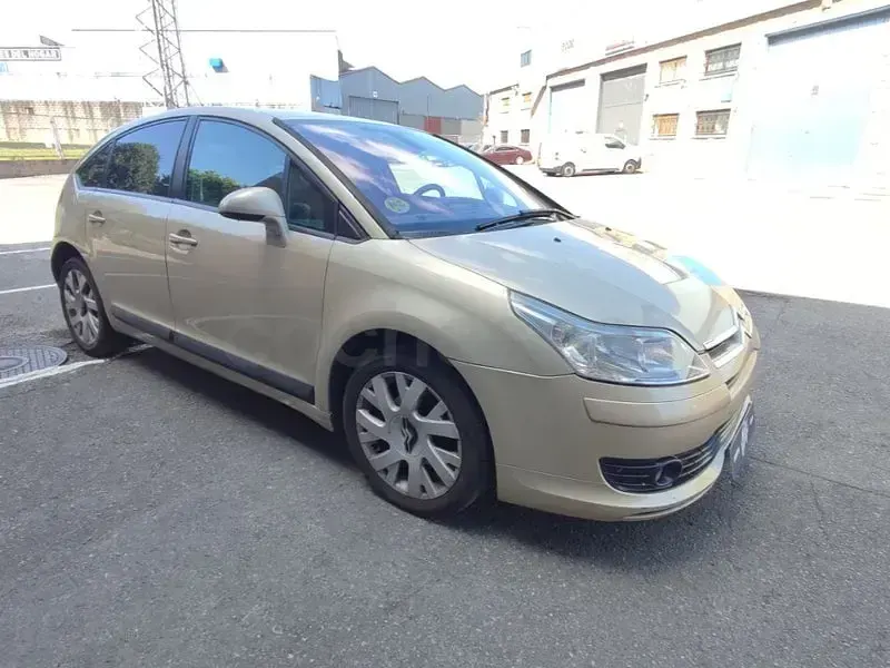 Usado Citroën C4 110 CV (80 kW) 2006 Beige Berlina