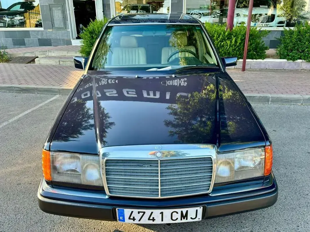 Usado Mercedes 260 147 CV (108 kW) 1989 Azul Berlina
