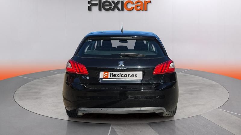 Usado Peugeot 308 Allure 120 HP (88 kW) 2017 Amarelo Sedan