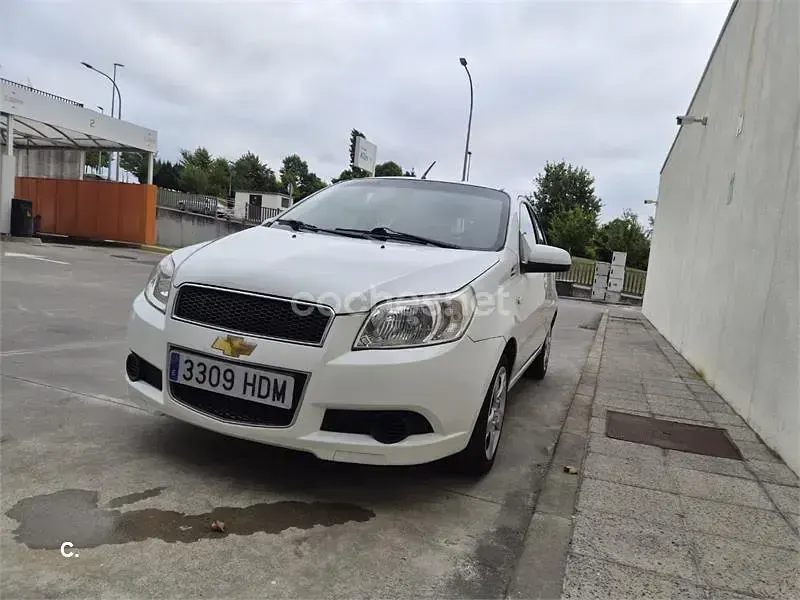Usado Chevrolet Aveo LS 84 CV (61 kW) 2011 Blanco Berlina