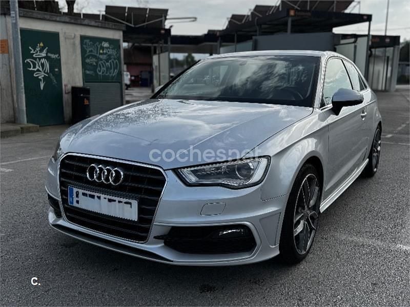 Gris / plata Usado 2013 Audi A3 Ambition Berlina | 9900 € (Precio justo) - Imagen 1/4