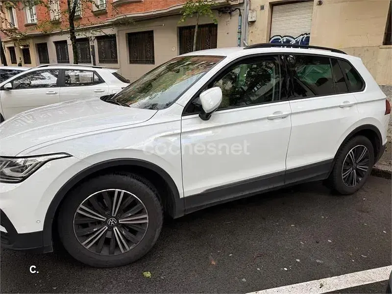 Usado VW Tiguan Life 150 CV (110 kW) 2022 Blanco SUV