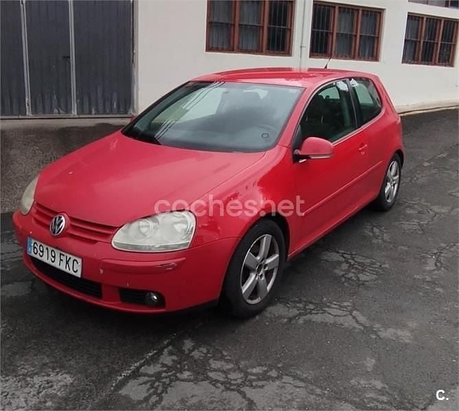 Usado VW Golf V Highline 105 CV (77 kW) 2007 Rojo Berlina