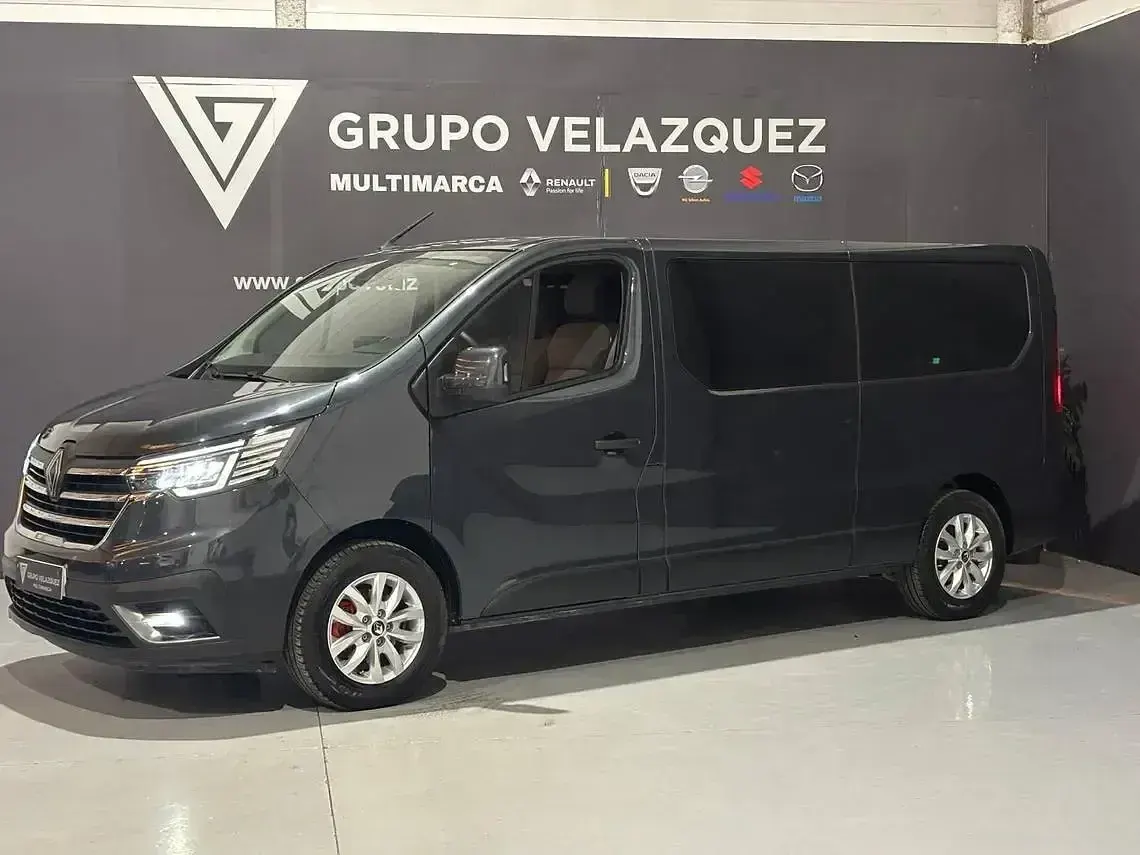 Usado Renault Trafic Equilibre 150 CV (110 kW) 2024 Gris / plata Monovolumen