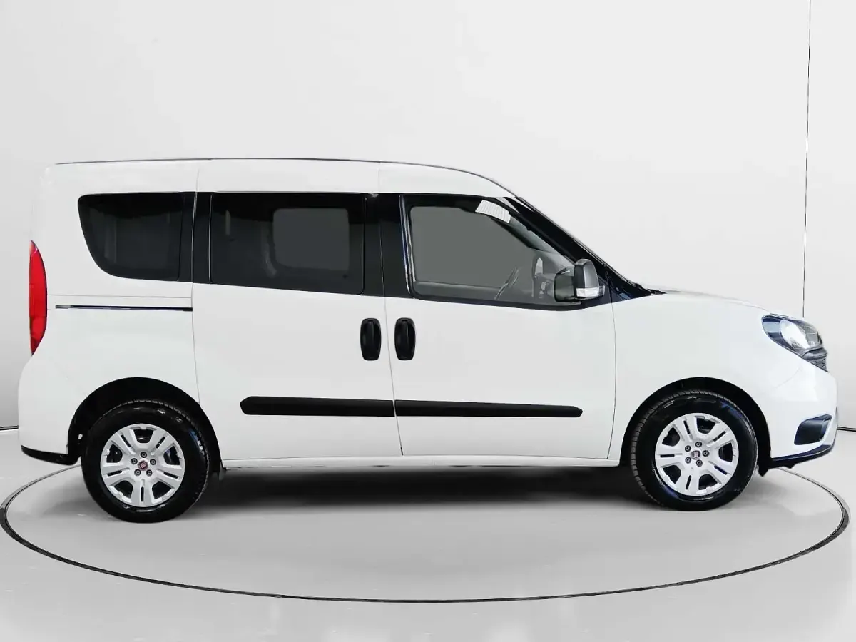 Usado Fiat Doblò 90 CV (66 kW) 2022 Monovolumen