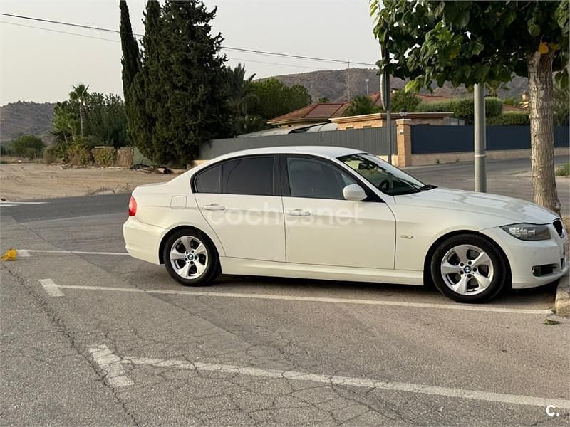 Usado BMW 320 Efficient Dynamics 163 CV (119 kW) 2011 Blanco Familiar