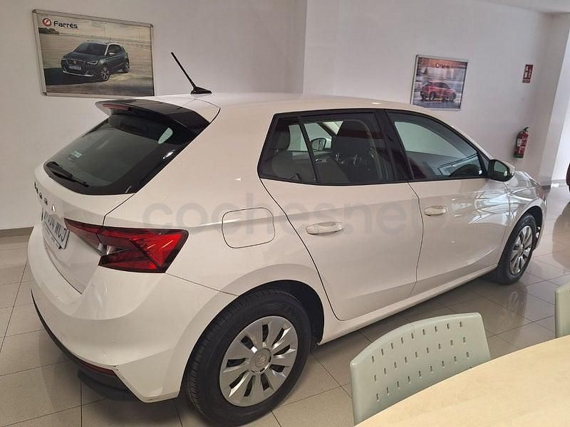 Usado Skoda Fabia Active 95 CV (69 kW) 2022 Blanco Utilitario