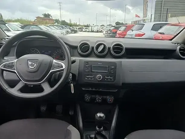 Käytetty Dacia Duster Ambiance 115 HP (84 kW) 2018 Valkoinen Viistoperä
