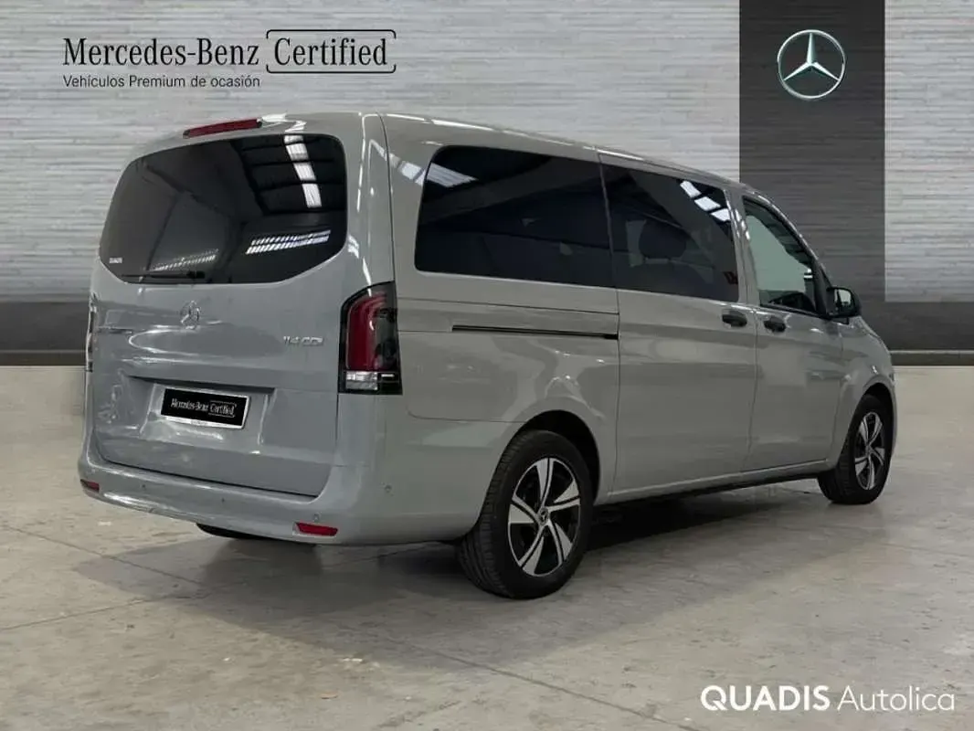 Usado Mercedes Vito 136 CV (100 kW) 2025 Gris Van